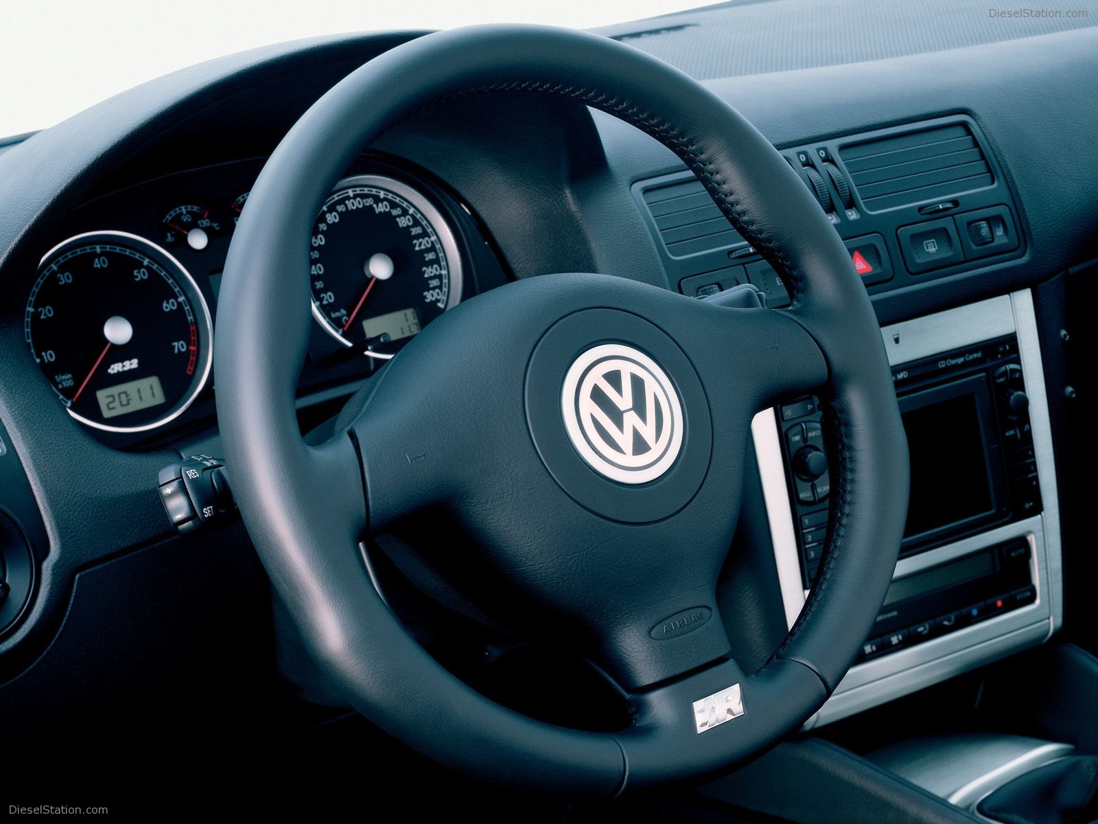 Volkswagen Golf IV R32